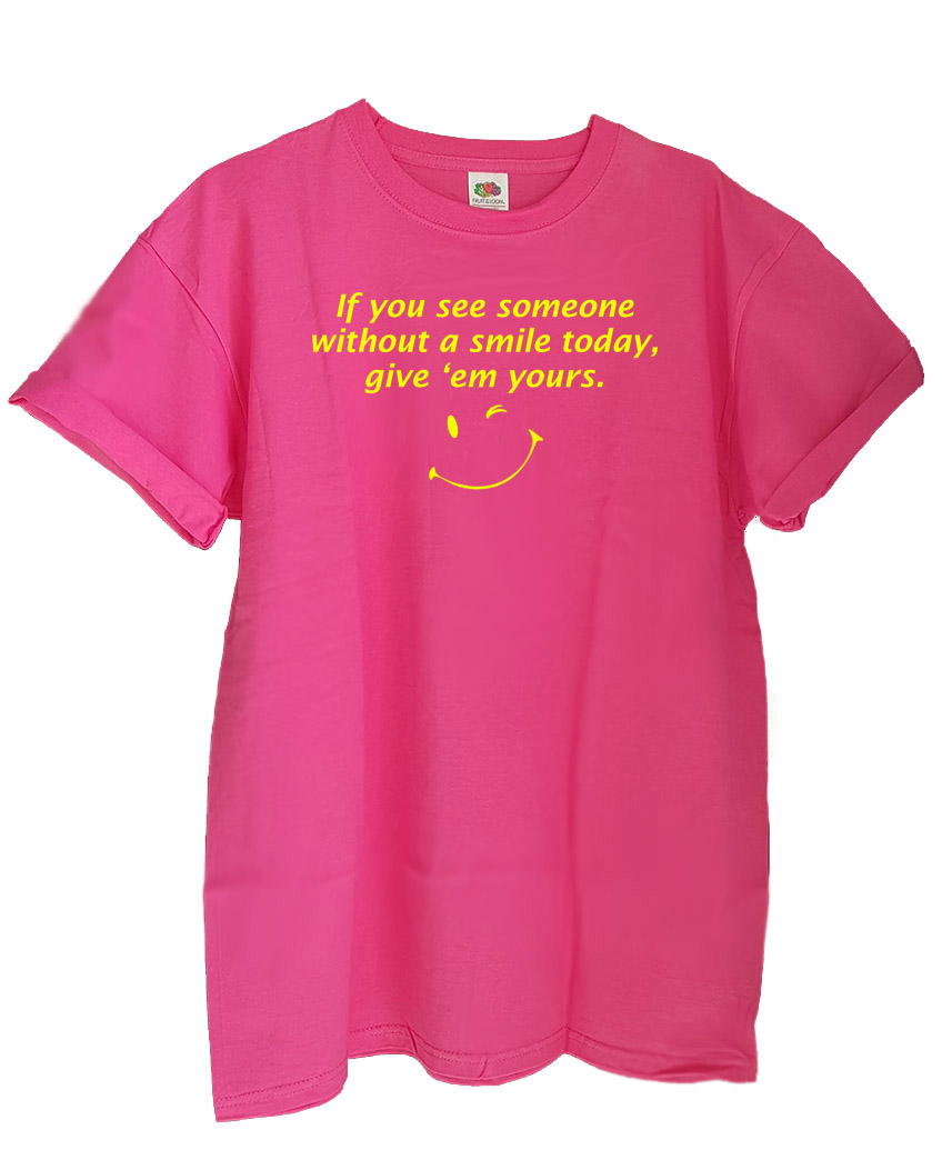 FRUIT OF THE LOOM Boyfriend T-shirt με στάμπα Give Smile fuxia
